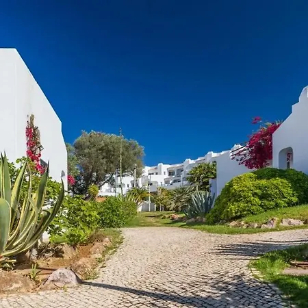 Apartment Garden Dream Village *